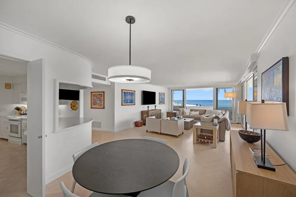 100 Sunrise Avenue #212 Palm Beach, FL 33480