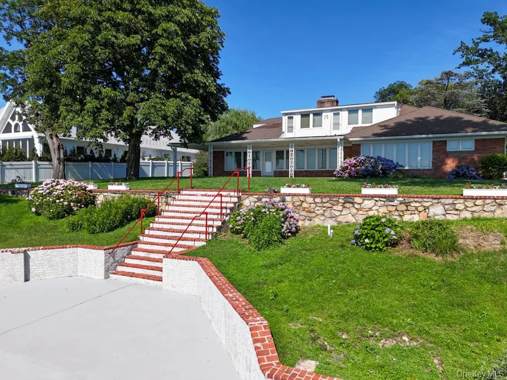 32 Westland Drive Glen Cove, NY 11542