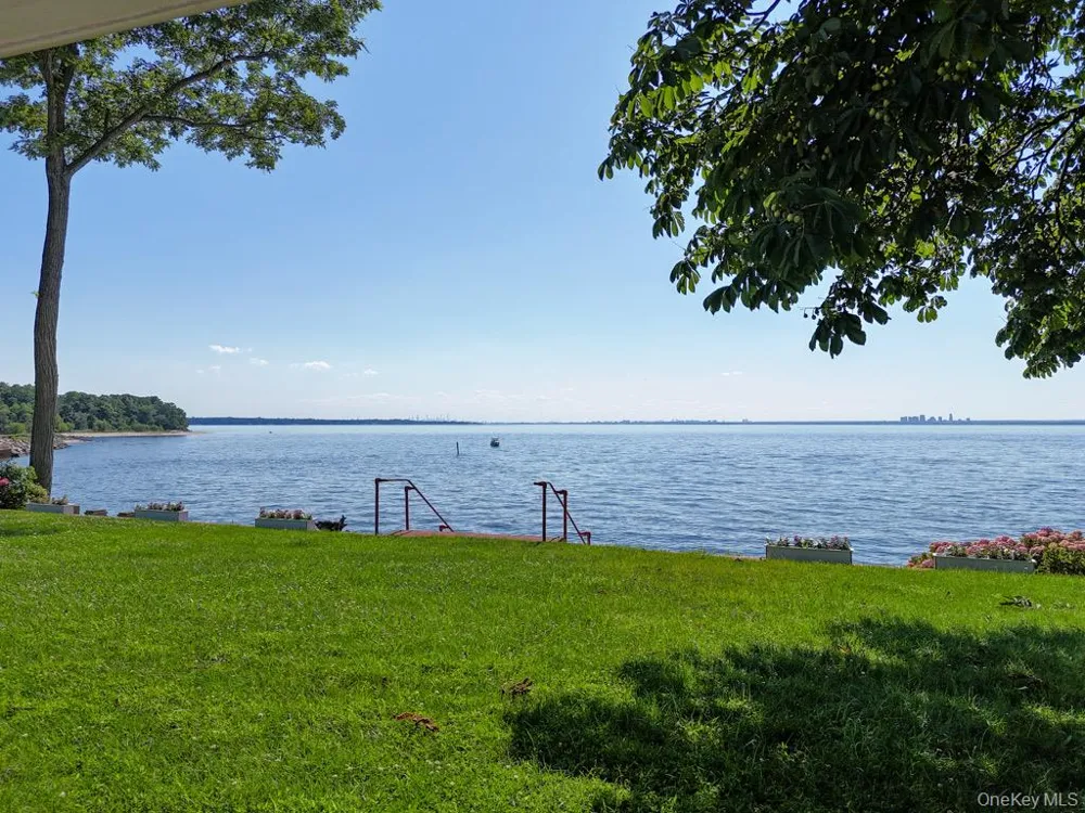 32 Westland Drive Glen Cove, NY 11542