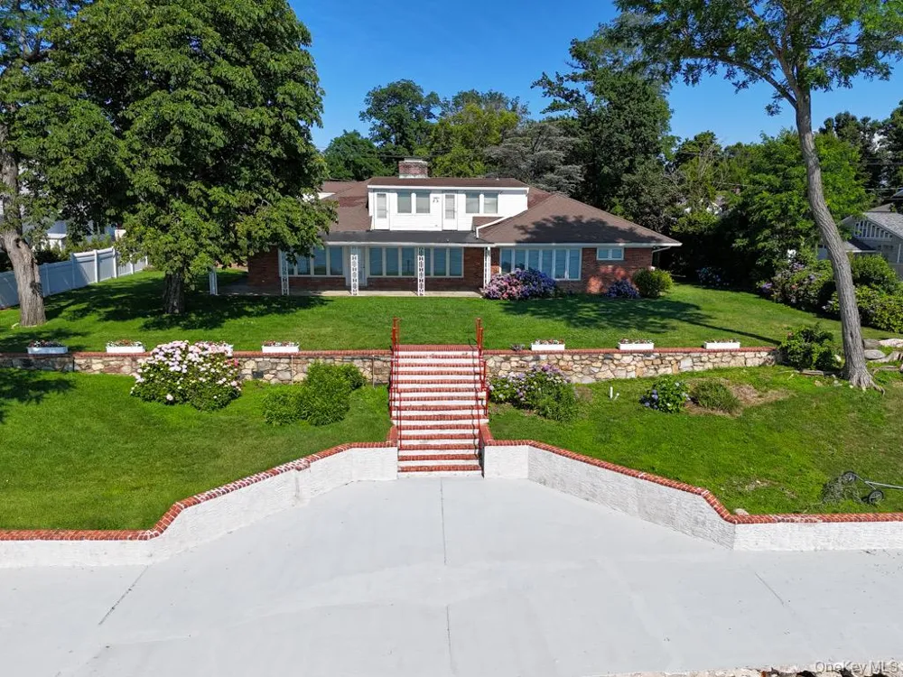 32 Westland Drive Glen Cove, NY 11542