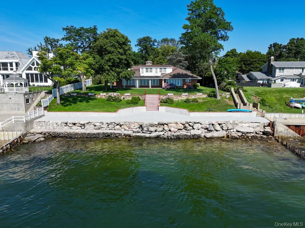 32 Westland Drive Glen Cove, NY 11542