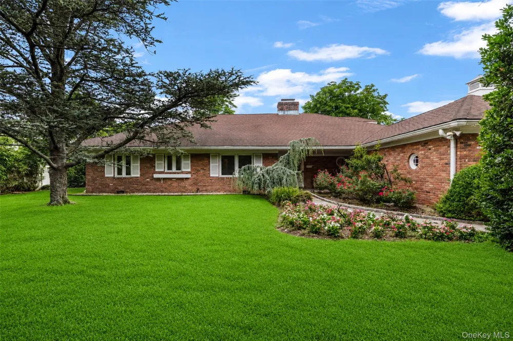 32 Westland Drive Glen Cove, NY 11542