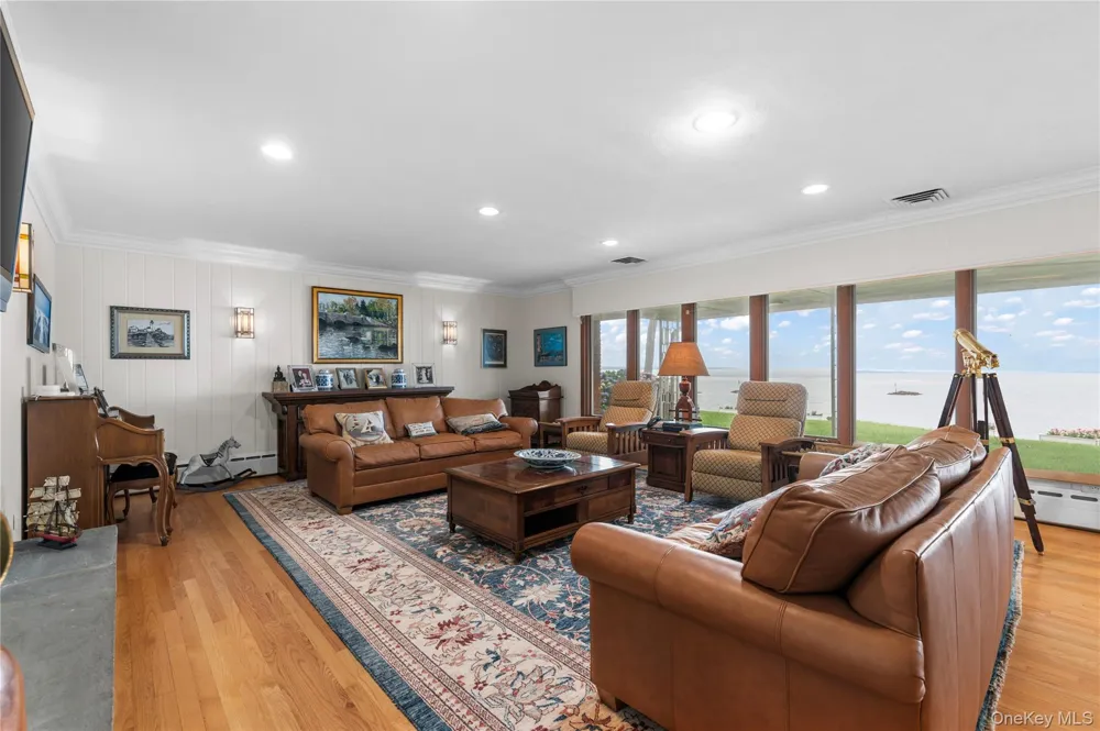 32 Westland Drive Glen Cove, NY 11542