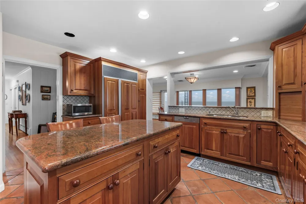32 Westland Drive Glen Cove, NY 11542