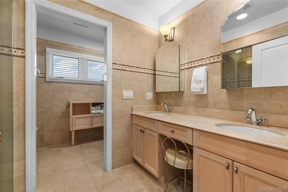 32 Westland Drive Glen Cove, NY 11542