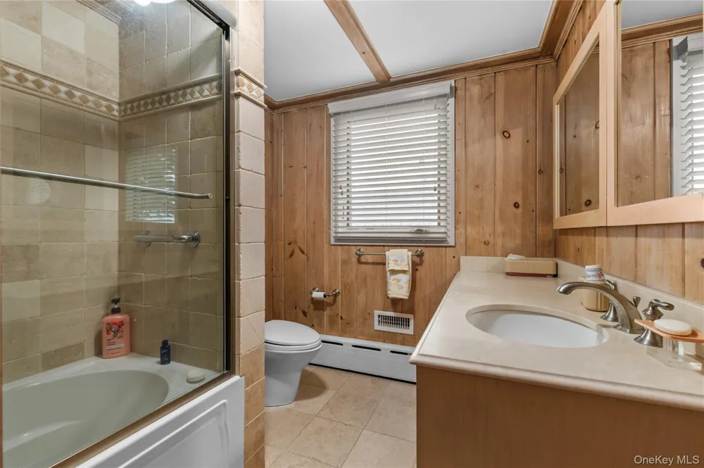 32 Westland Drive Glen Cove, NY 11542