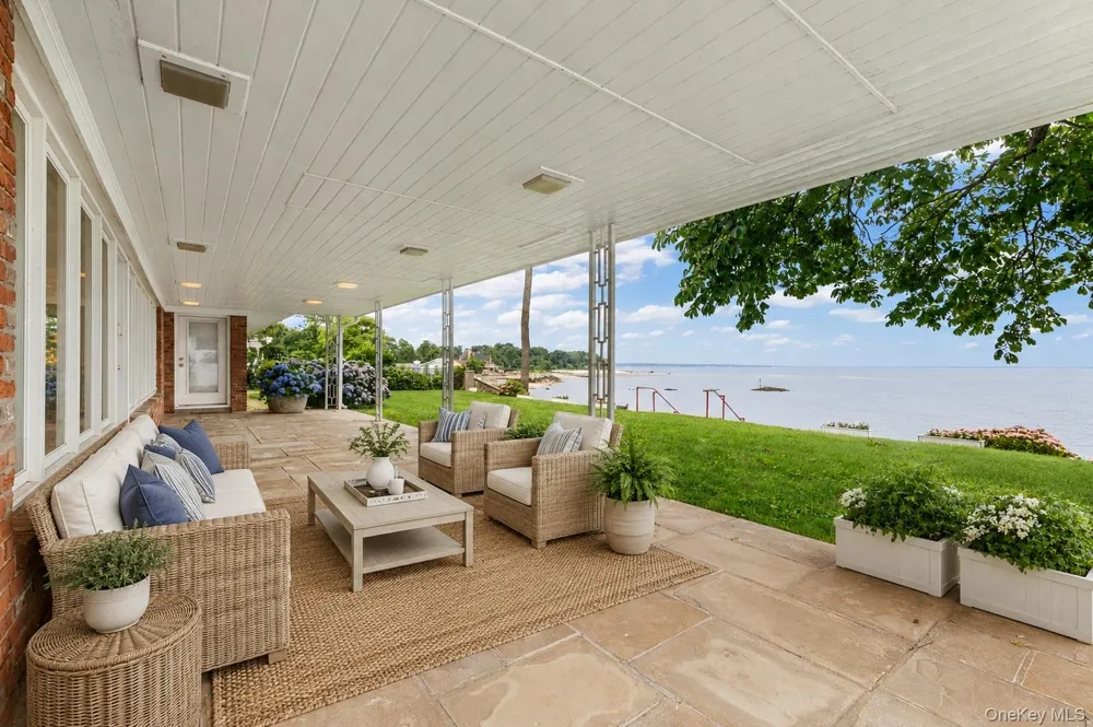 32 Westland Drive Glen Cove, NY 11542