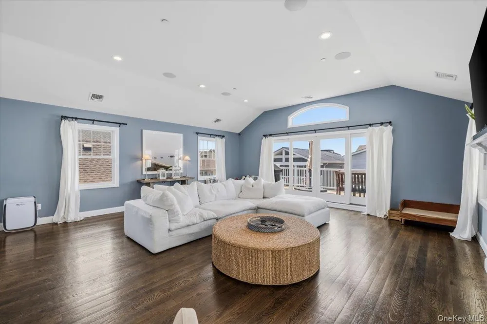 90 Alabama Street Long Beach, NY 11561