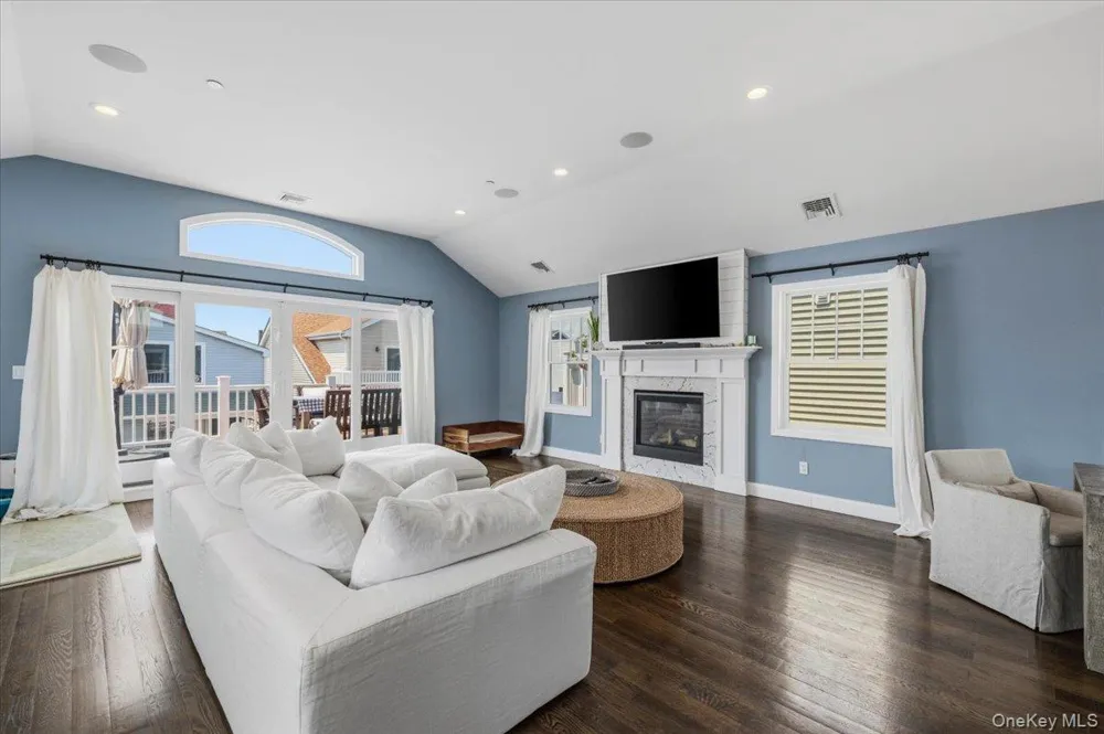 90 Alabama Street Long Beach, NY 11561