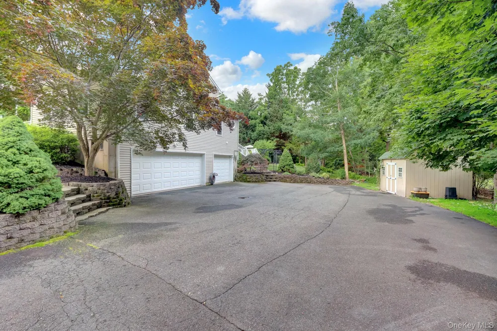 4 Apple Lane Wading River, NY 11792