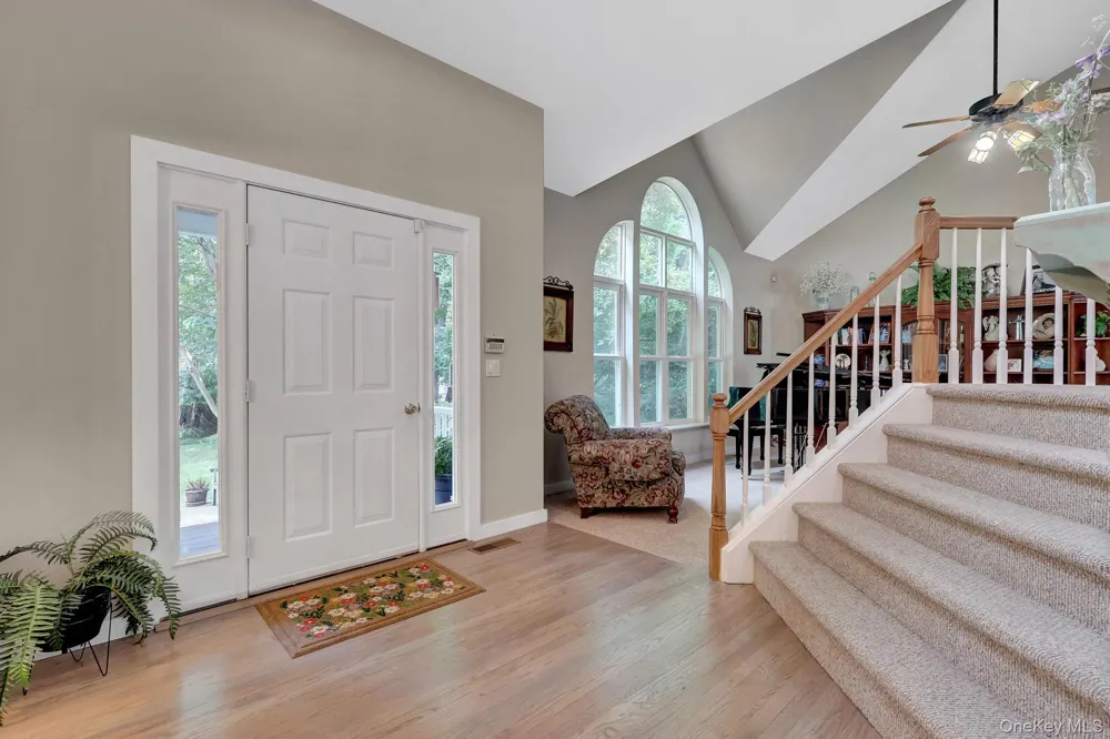 4 Apple Lane Wading River, NY 11792