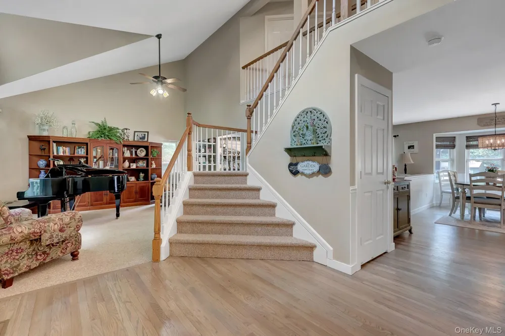 4 Apple Lane Wading River, NY 11792