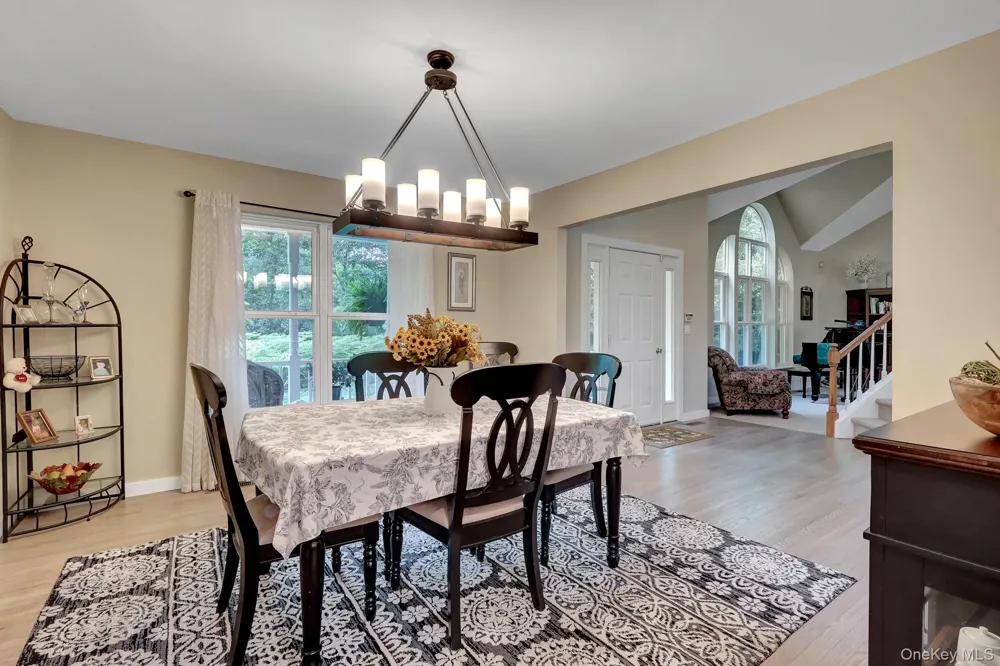 4 Apple Lane Wading River, NY 11792
