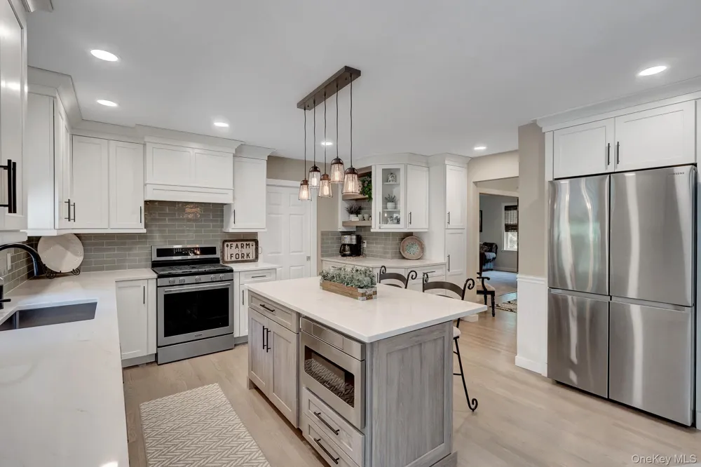 4 Apple Lane Wading River, NY 11792