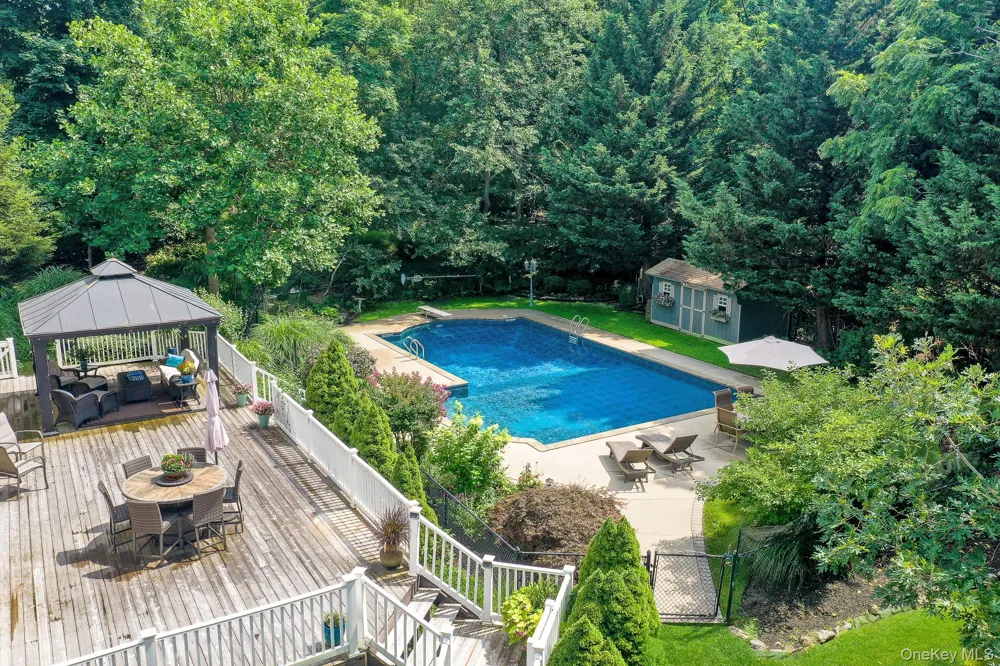 4 Apple Lane Wading River, NY 11792