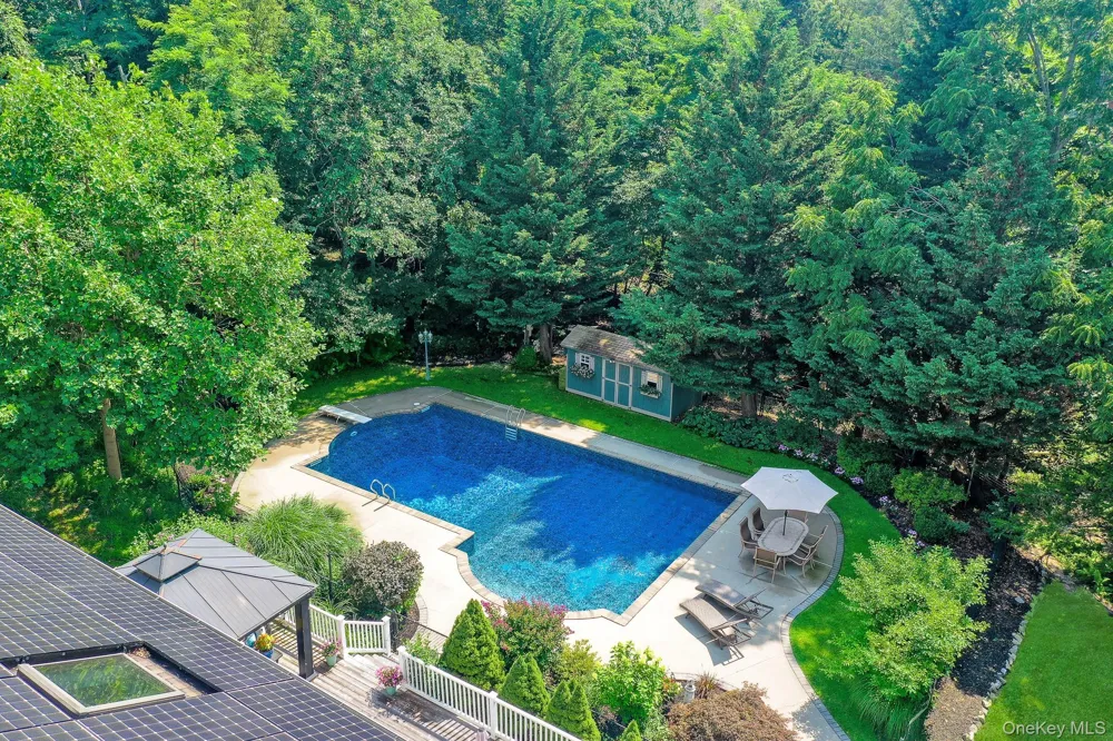4 Apple Lane Wading River, NY 11792