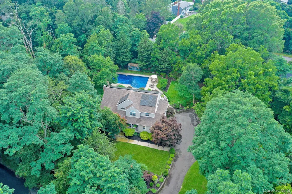 4 Apple Lane Wading River, NY 11792