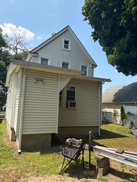 16 Star Place Freeport, NY 11520