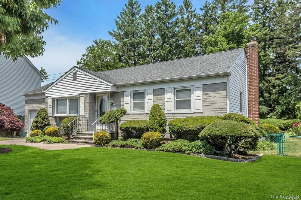 83 Knickerbocker Road Plainview, NY 11803