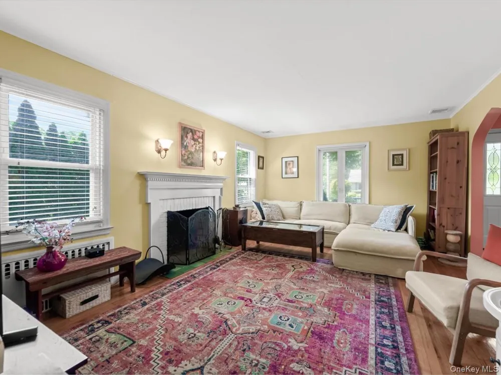 36 Francis Terrace Glen Cove, NY 11542