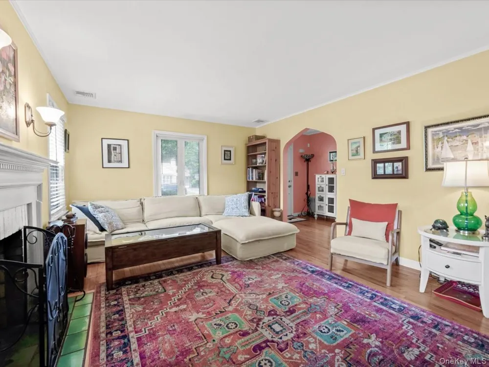 36 Francis Terrace Glen Cove, NY 11542