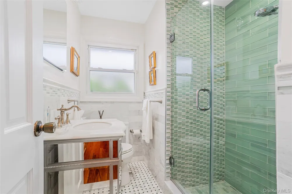 21852 Stewart Road Hollis Hills, NY 11427