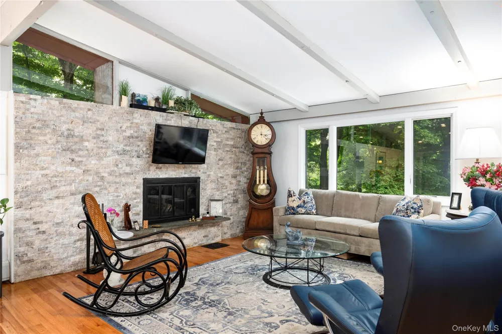 25 Ponderosa Road Carmel, NY 10512