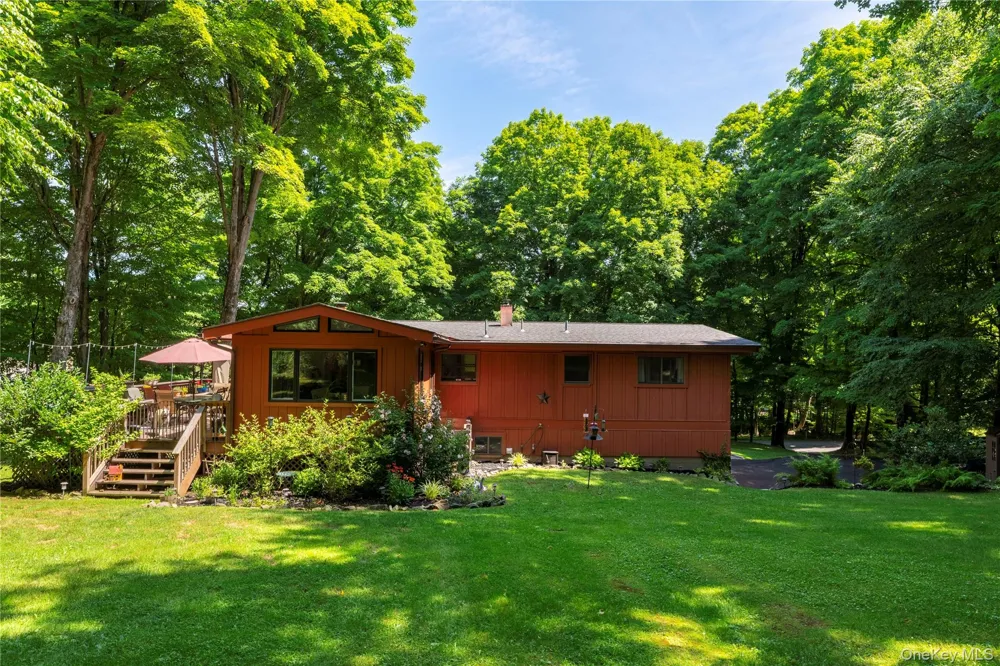 25 Ponderosa Road Carmel, NY 10512