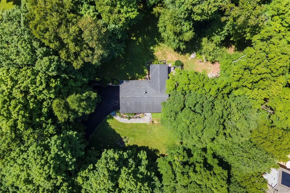 25 Ponderosa Road Carmel, NY 10512