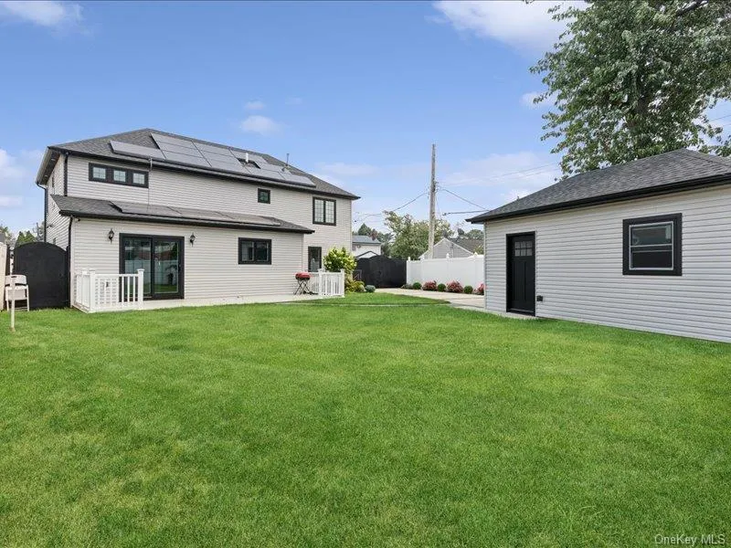 858 Prescott Street Valley Stream, NY 11580