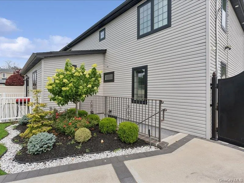858 Prescott Street Valley Stream, NY 11580
