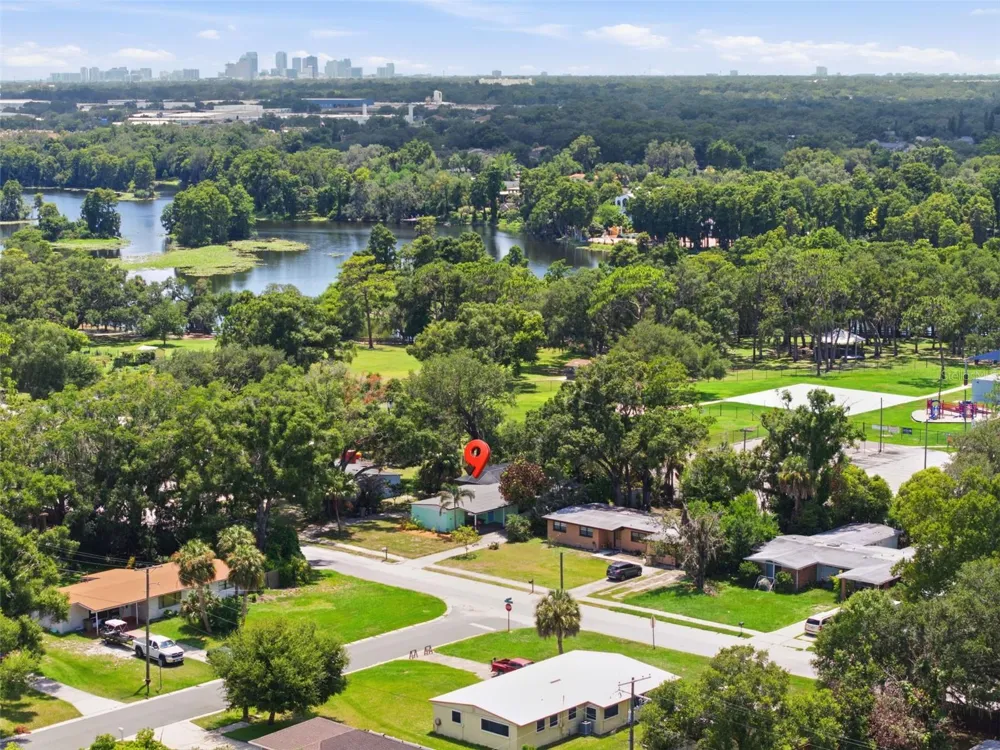 609 W RIVER DRIVE Temple Terrace, FL 33617