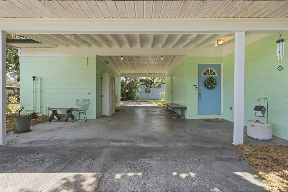 609 W RIVER DRIVE Temple Terrace, FL 33617