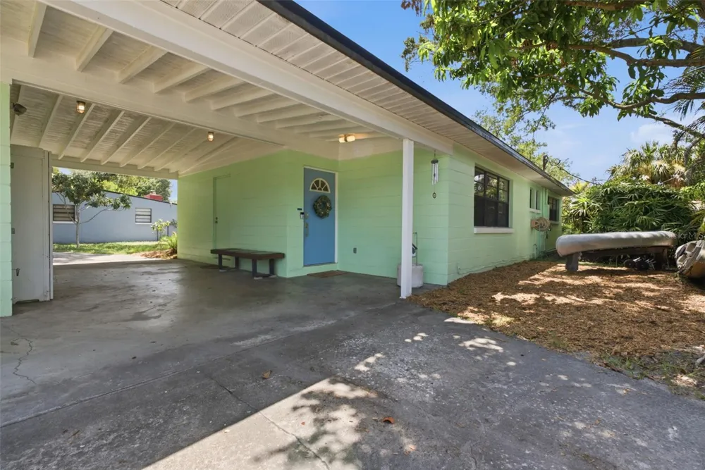 609 W RIVER DRIVE Temple Terrace, FL 33617