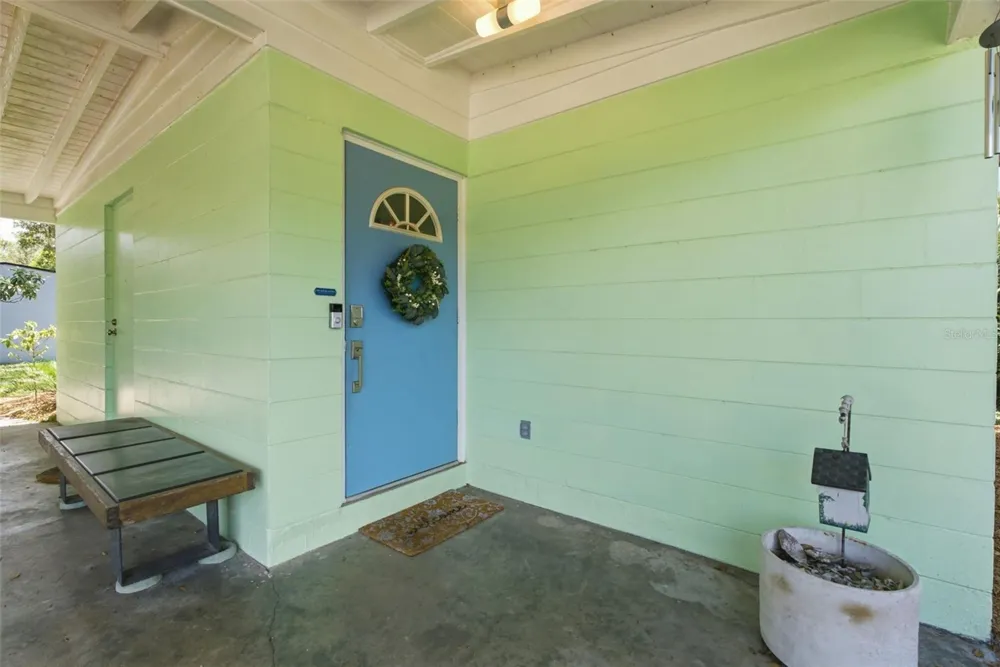 609 W RIVER DRIVE Temple Terrace, FL 33617