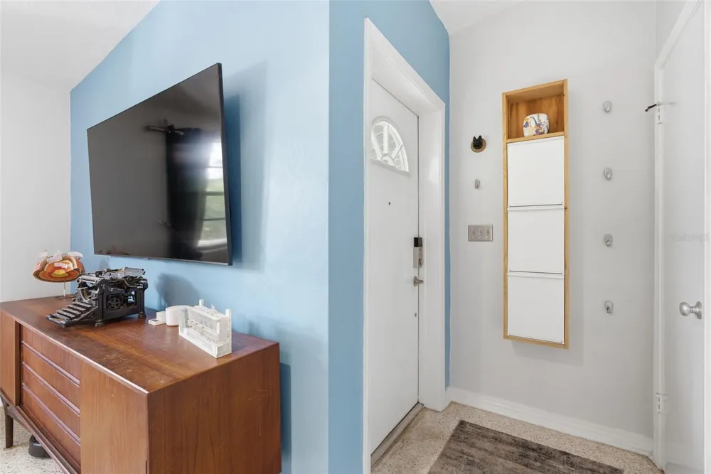 609 W RIVER DRIVE Temple Terrace, FL 33617