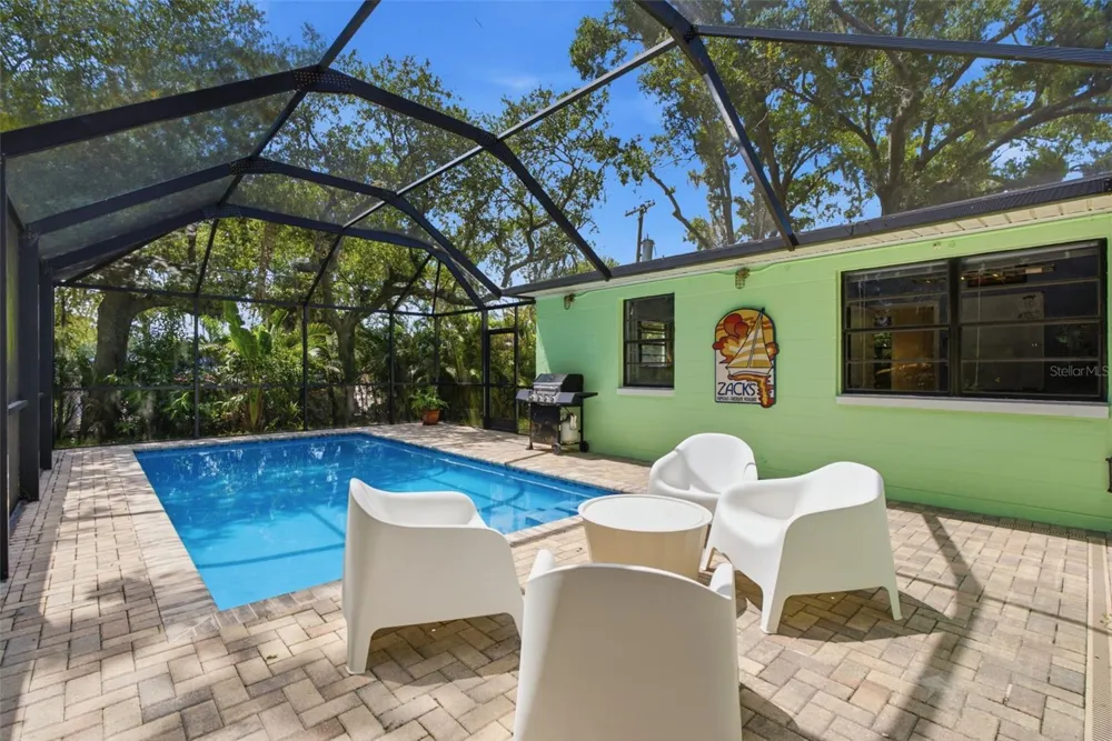 609 W RIVER DRIVE Temple Terrace, FL 33617