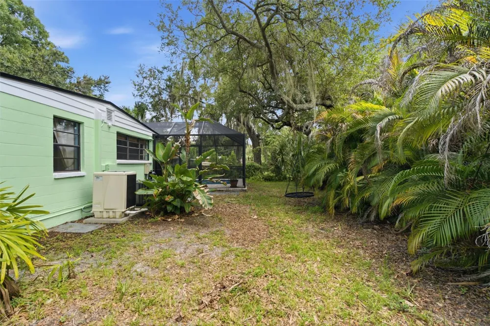 609 W RIVER DRIVE Temple Terrace, FL 33617