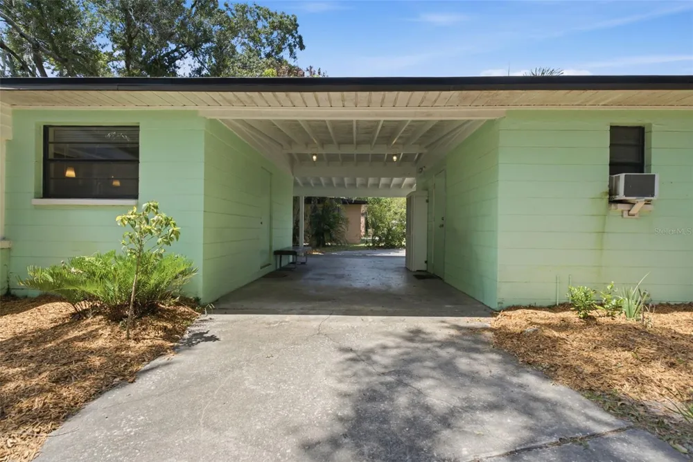 609 W RIVER DRIVE Temple Terrace, FL 33617