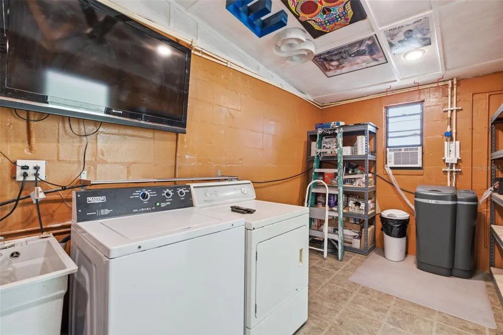 609 W RIVER DRIVE Temple Terrace, FL 33617