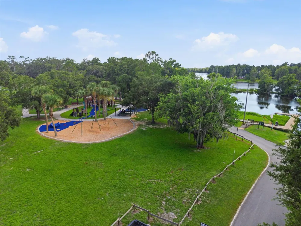 609 W RIVER DRIVE Temple Terrace, FL 33617