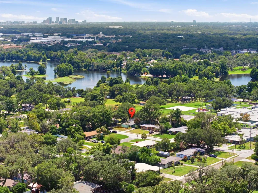 609 W RIVER DRIVE Temple Terrace, FL 33617