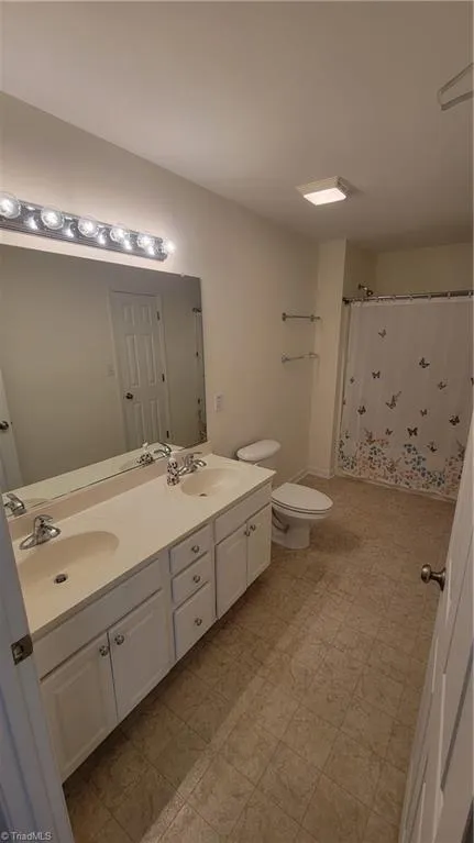 1337 Coppergate Trail Burlington, NC 27215