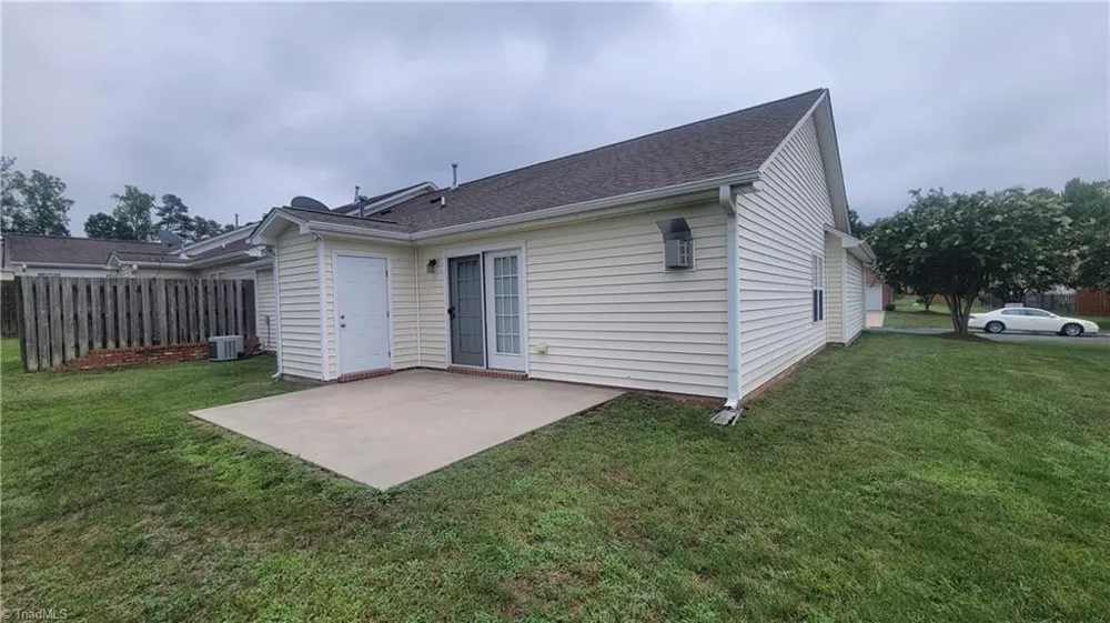 1337 Coppergate Trail Burlington, NC 27215