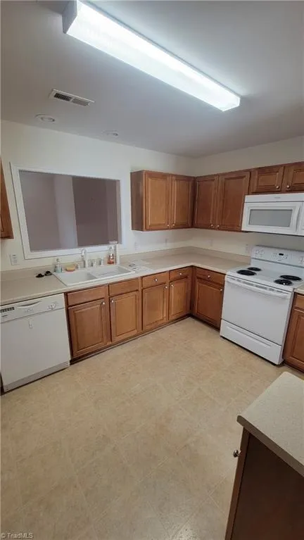 1337 Coppergate Trail Burlington, NC 27215
