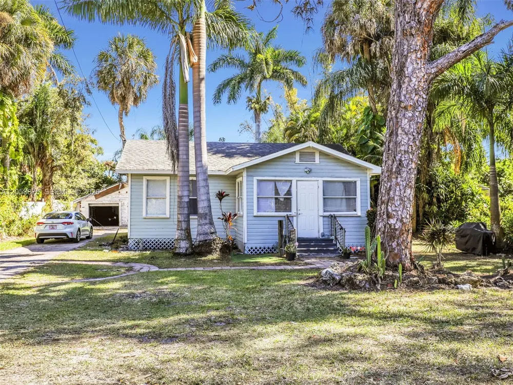 1132 River Rd North Fort Myers, FL 33903
