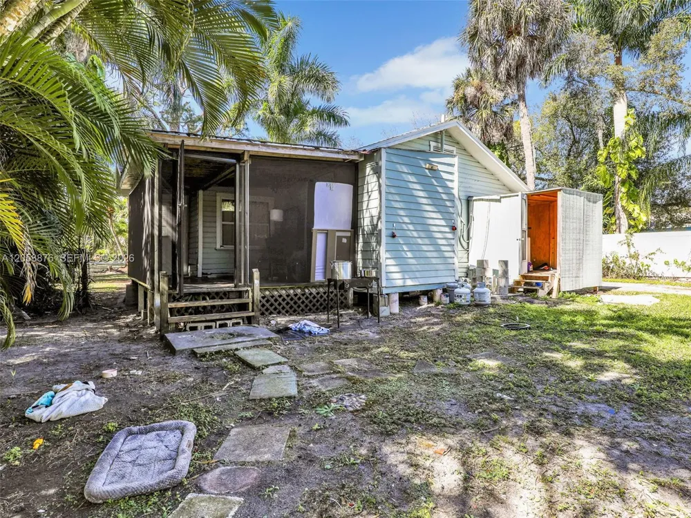 1132 River Rd North Fort Myers, FL 33903