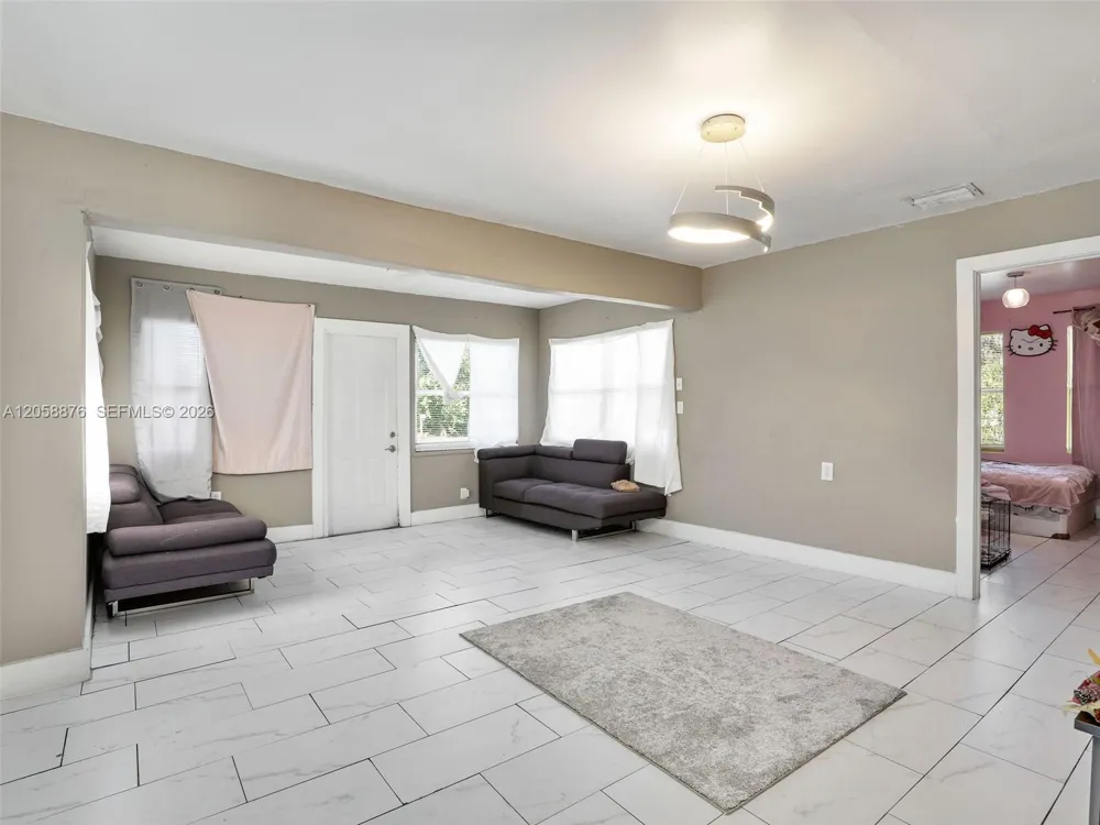 1132 River Rd North Fort Myers, FL 33903