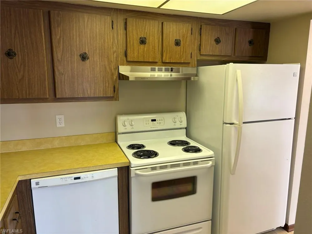 3704 Broadway #214 Fort Myers, FL 33901