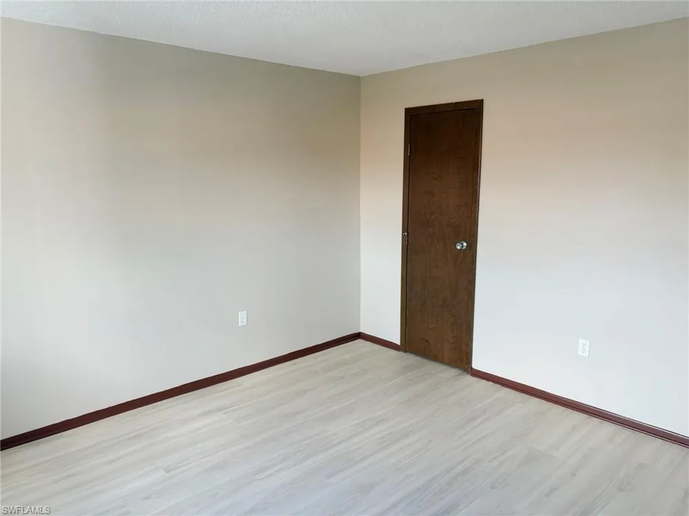 3704 Broadway #214 Fort Myers, FL 33901